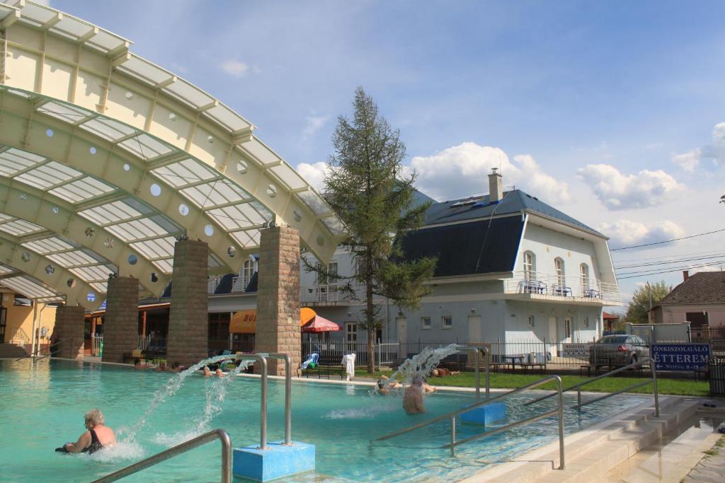 Strand Hotel Bogács Buitenkant foto